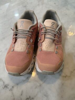 On Running Cloud Sneakers in Blush Pink and Light Gray